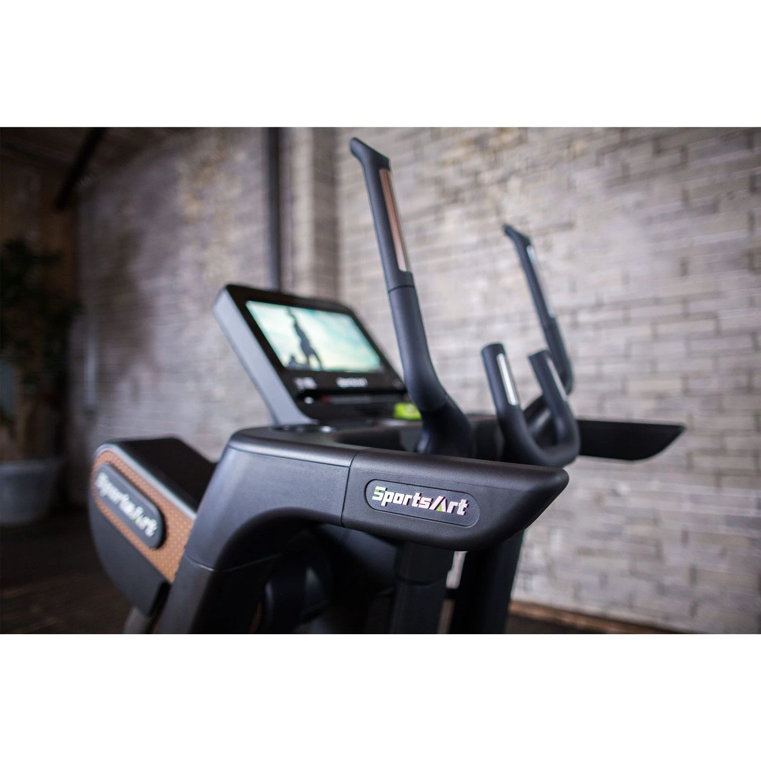 SportsArt V886 Verso Status Senza Cross Trainer - 16" 5 SportsArt V886 Verso Status Senza Cross Trainer - 16" - Image 3